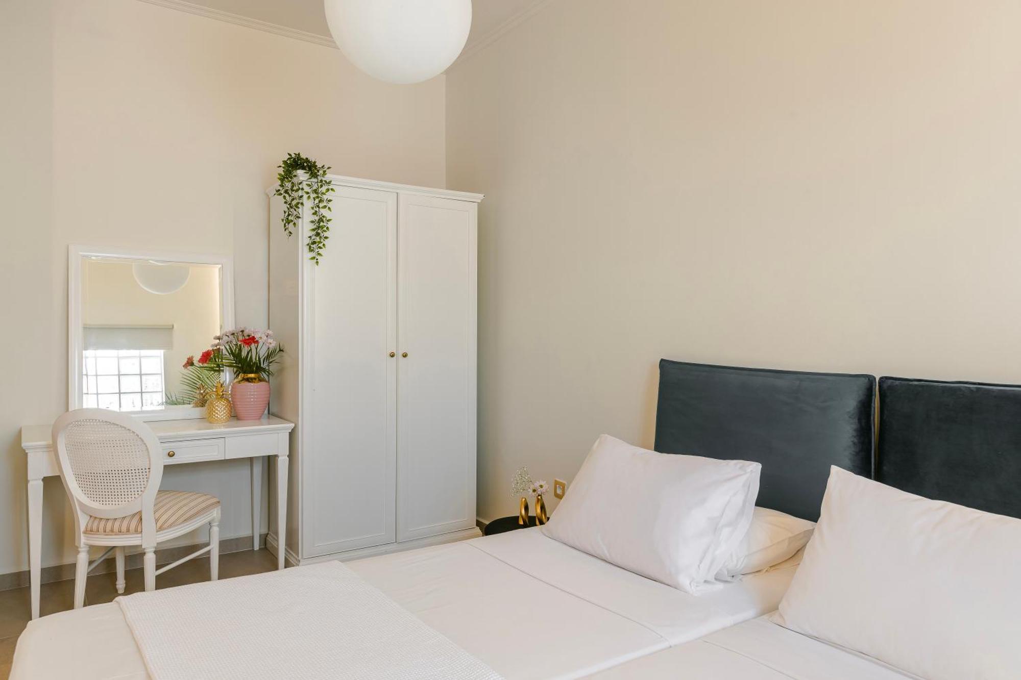 Alley Boutique And 4*